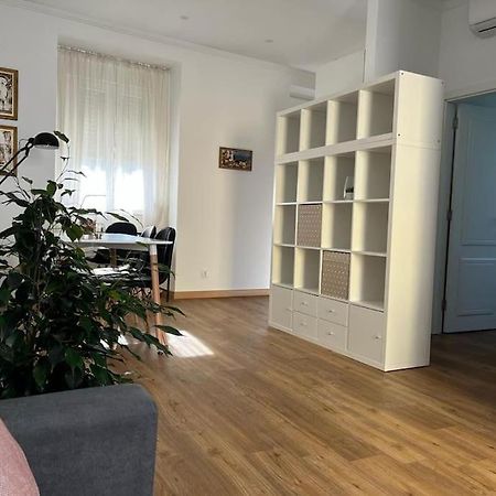 Casa Da Praia Da Poca - Apartamento Lirio Estoril Bagian luar foto