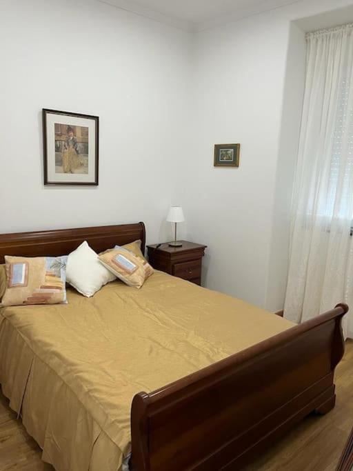 Casa Da Praia Da Poca - Apartamento Lirio Estoril Bagian luar foto