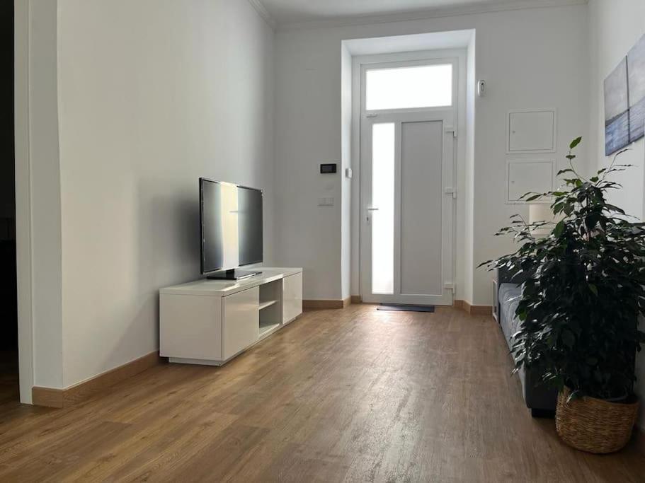 Casa Da Praia Da Poca - Apartamento Lirio Estoril Bagian luar foto